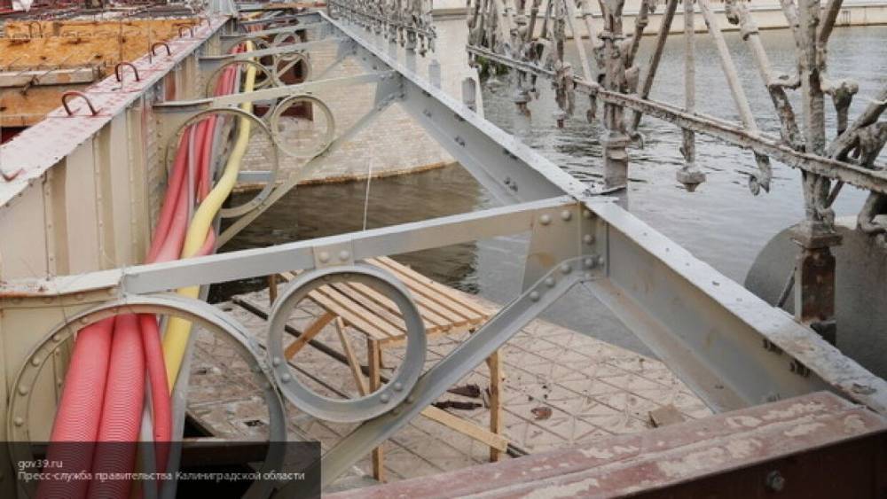 Появились кадры с места обрушения моста под большегрузом в ЯНАО