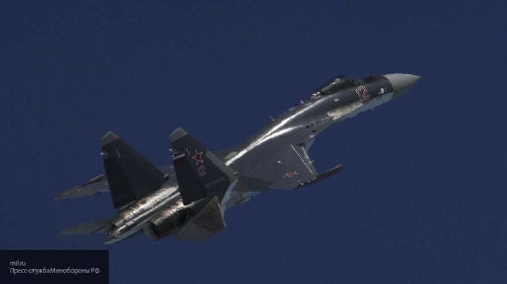США опубликовали видео перехвата американского самолета-разведчика российскими Су-35