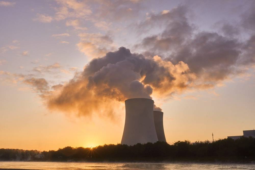 Из-за ограничений правительства производство атомной энергии упала до исторического минимума