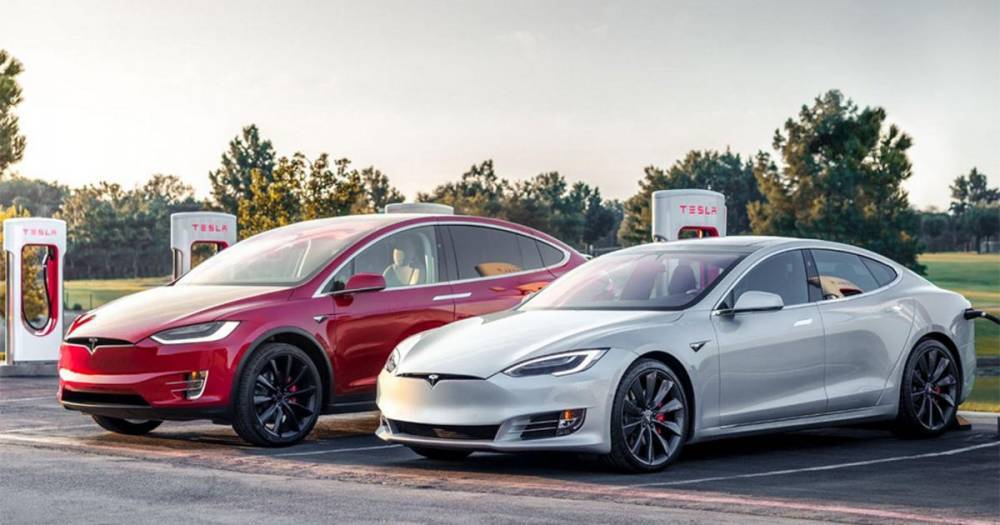 Tesla снизила цену на электромобили из-за падения спроса