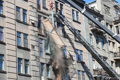 Названа причина обрушения четырех балконов в Петербурге