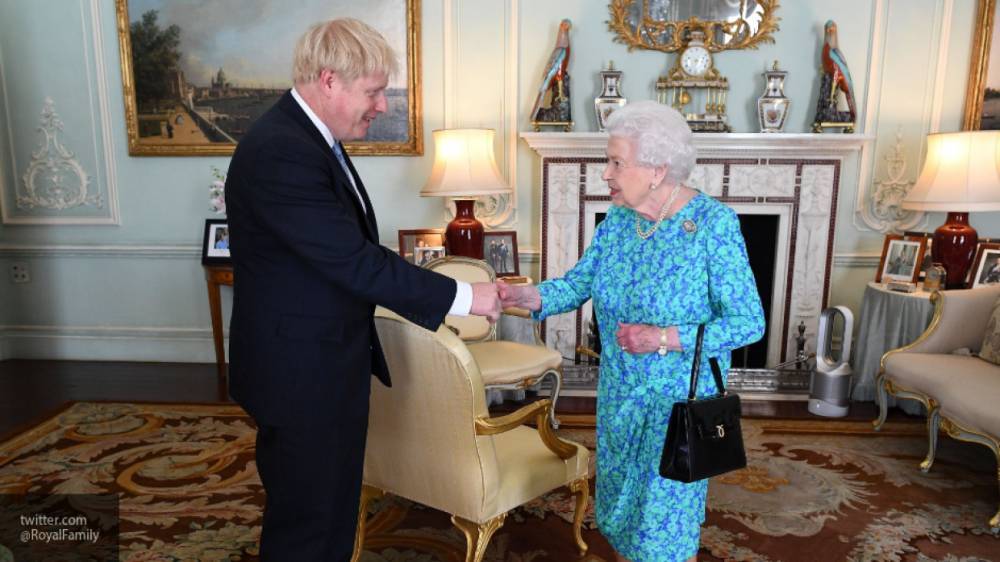 Елизавета II разрешила премьеру Джонсону совершать пробежки вокруг Букингемского дворца
