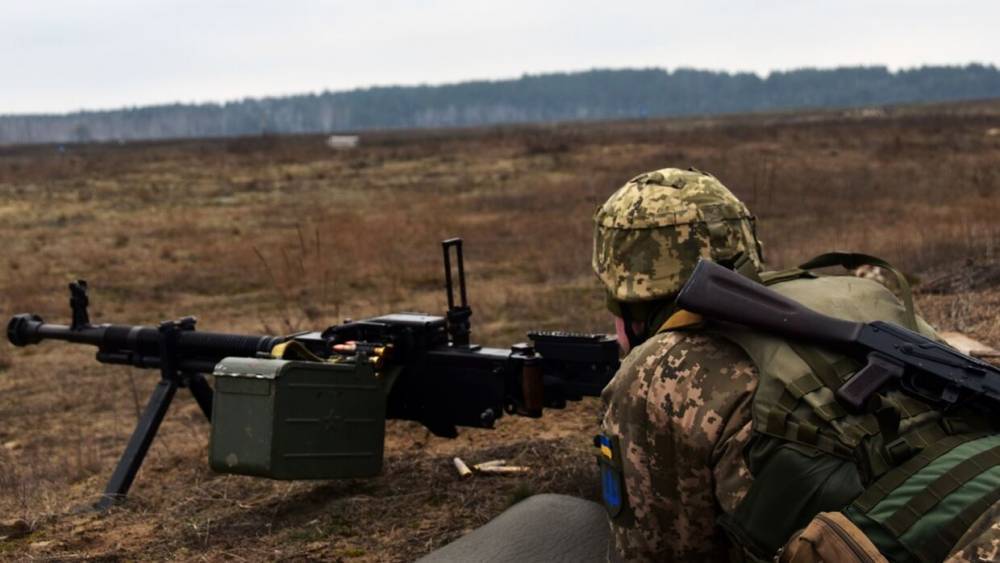 Трое украинских силовиков подорвались на своих же минах в Донбассе