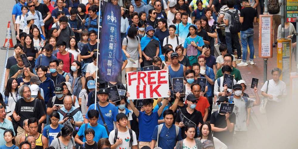 Трамп пообещал "мощный ответ" на попытки Китая ограничить автономию Гонконга