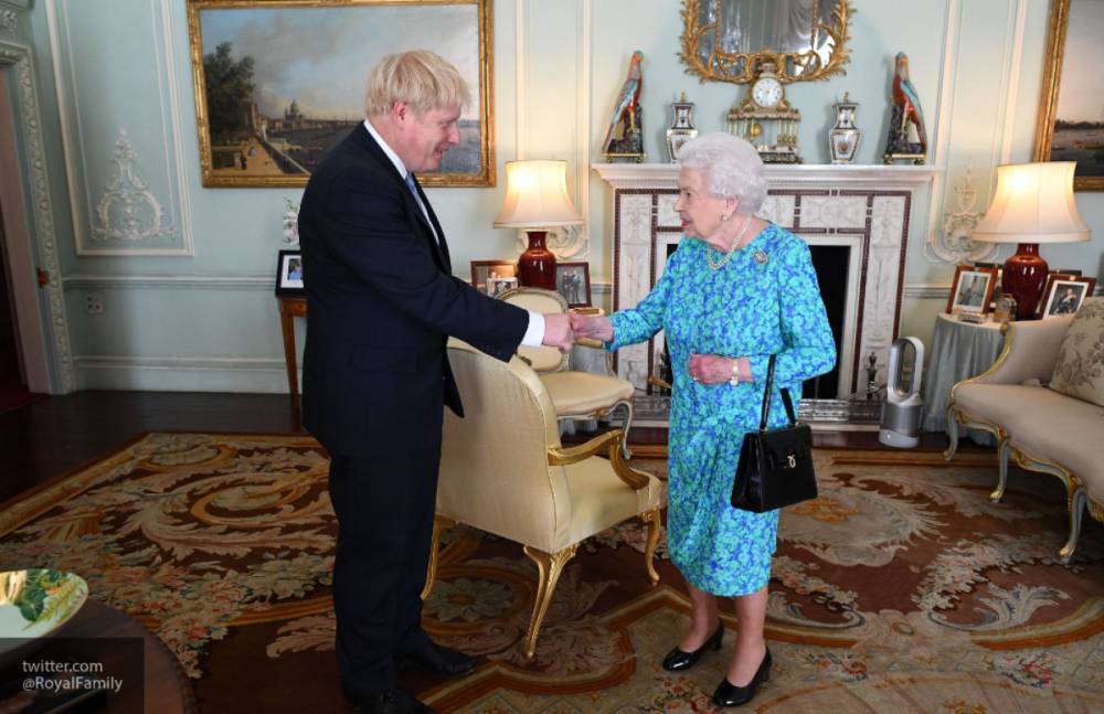 Королева Британии разрешила Джонсону заниматься спортом в Букингемском дворце