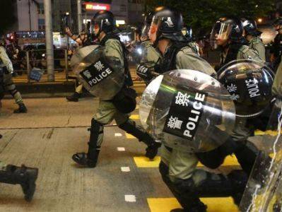 Полиция Гонконга задержала 180 протестующих