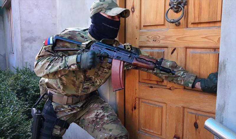 ФСБ изъяла у подпольных оружейников новейшие винтовки и автоматы