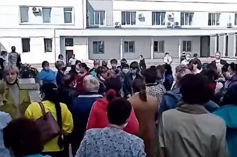 В Улан-Удэ уборщицы авиазавода, принадлежащего «дочке» «Ростеха», вышли на стихийный митинг
