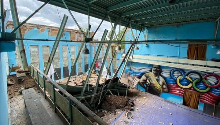 В Орле обрушилась крыша спортзала