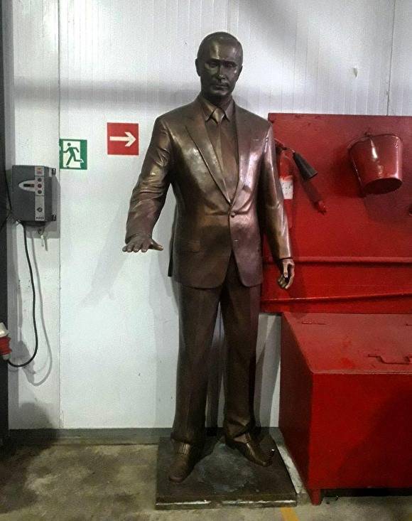 Депутат Госдумы все же поставит памятник Путину: «Когда президента распнет его окружение»