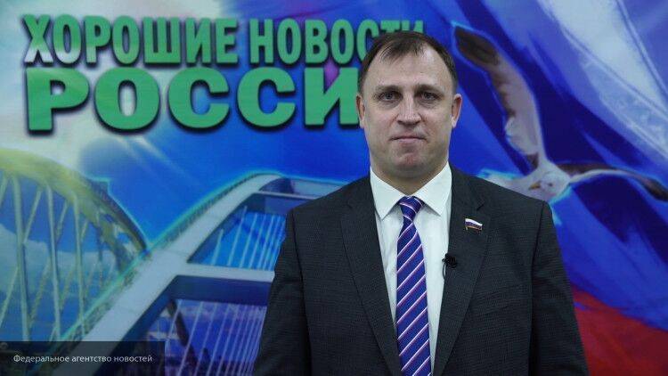 Депутат Вострецов поздравил жителей Петербурга с Днем основания города