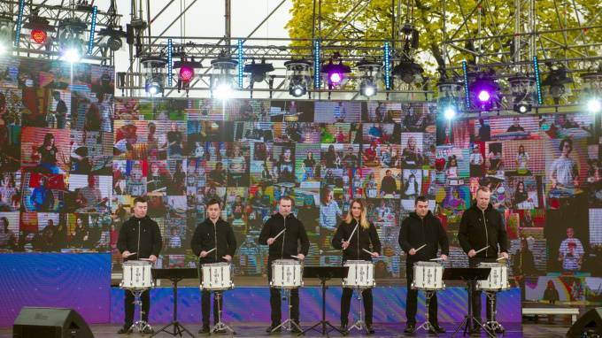 В Петербурге установили рекорд по массовой игре на барабанах в режиме онлайн