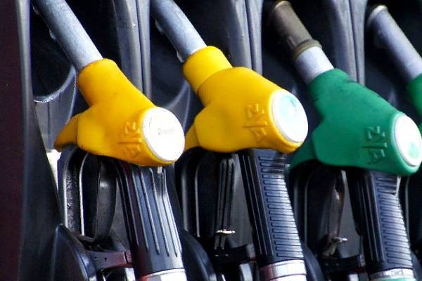 Владельцы АЗС призывают отказаться от регулирования цен на бензин