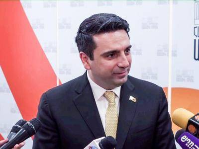 Вице-спикер парламента Армении призвал депутатов носить маски и не подвергать коллег риску
