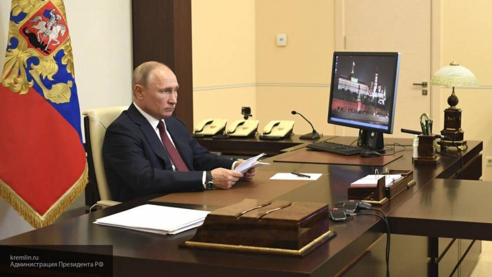 Путин поддержал инициативу о продлении выплат по безработице до 1 октября