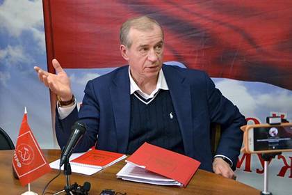 Уволенный и раскритикованный Путиным губернатор захотел снова возглавить регион