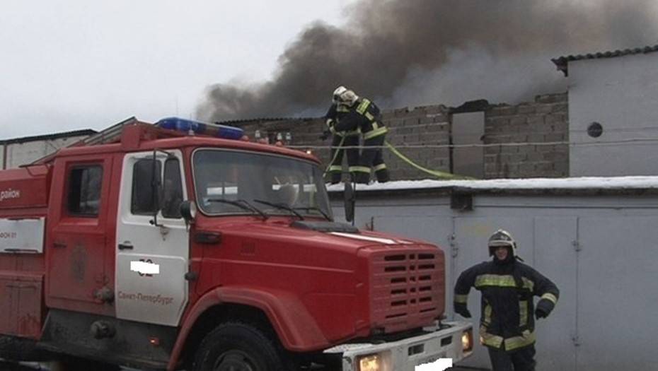 Прокуратура Петербурга начала проверку после пожара в гараже, где погибли людей