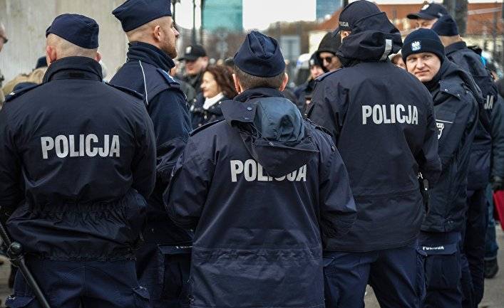 Polityka (Польша): Растет число ложных сообщений о взрывных устройствах. Россия атакует Польшу