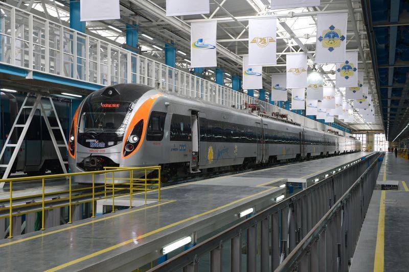 В "Укрзализныце" сообщили о запуске еще 12 дополнительных поездов
