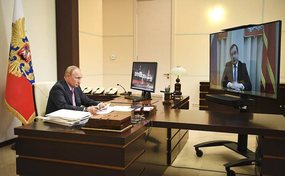 Путин указал на недочеты смоленскому губернатору
