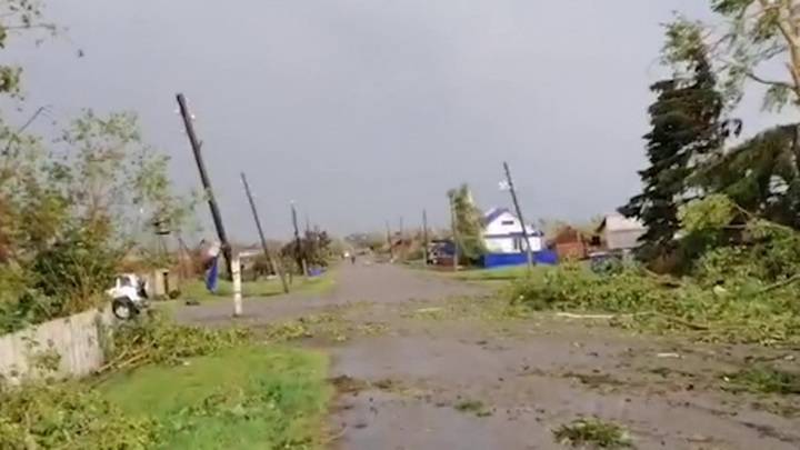 По восточным регионам России пронесся мощный ураган