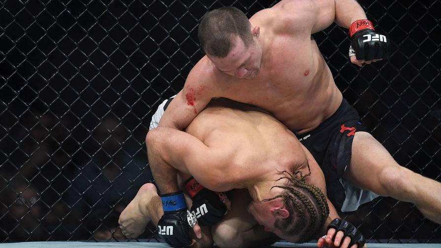 Россиянин Петр Ян подерется за титул с легендой UFC