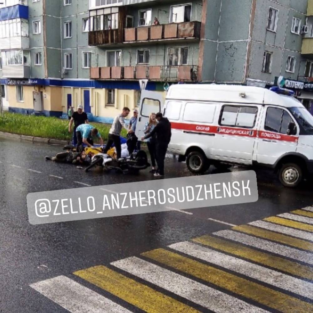 В Кузбассе столкновение мотоцикла и иномарки попало на видео