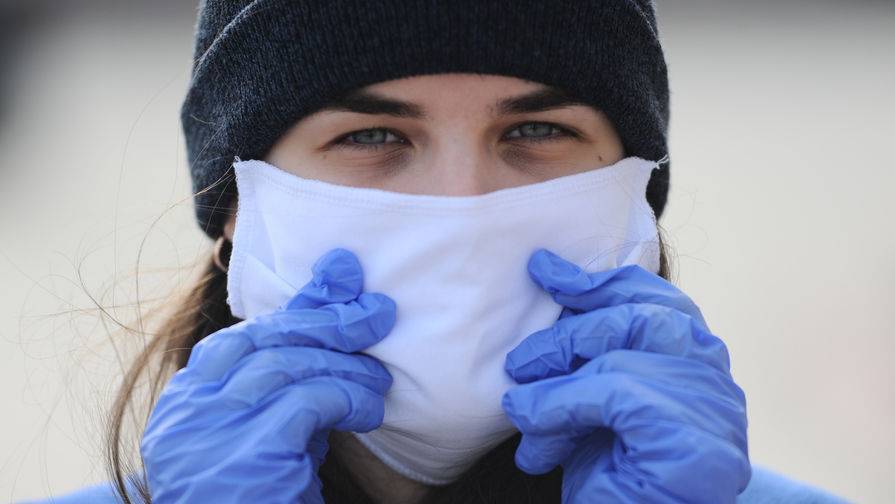 Академик РАН рассказал о негативных последствиях ношения масок и перчаток
