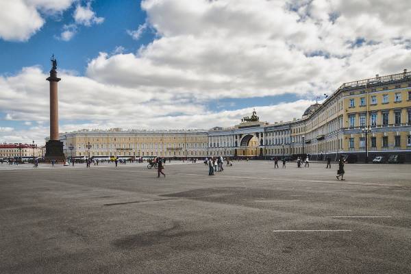 Пиотровский предложил варианты использования Дворцовой площади