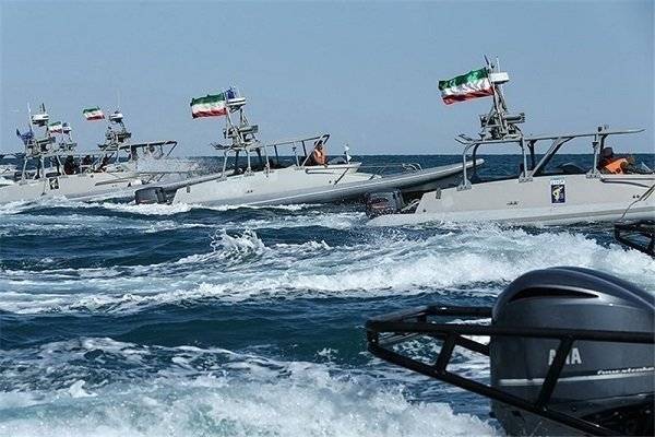 Иран уплотнил пояс безопасности в Персидском заливе армадой боевых катеров