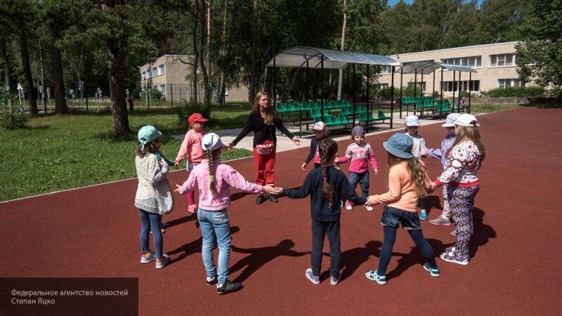Борисов: смены в петербургских детских лагерях в этом году сократят до 14 дней