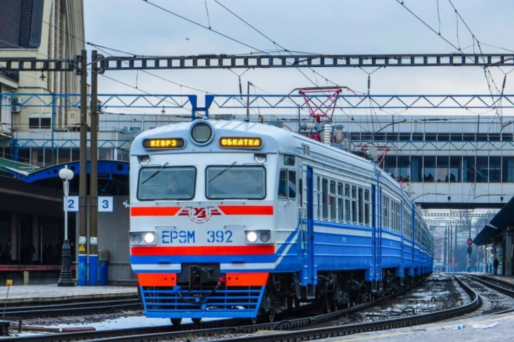 Восстановление движения поездов: Для пассажиров ввели ряд правил, у проводников – новые функции