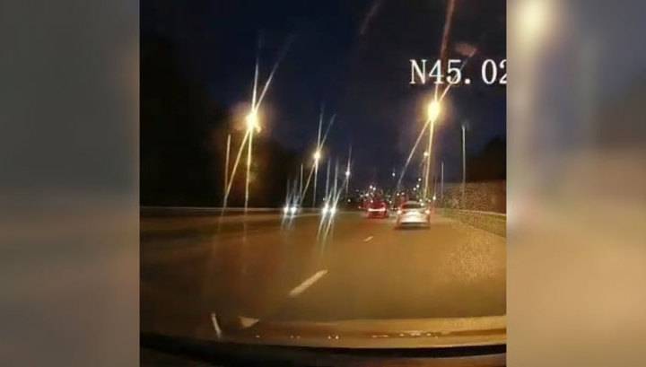 На Ставрополье попало на видео падение с неба странного светящегося объекта