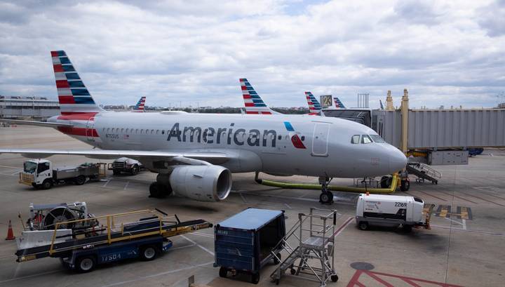 American Airlines планирует сократить 30% управленческого и административного персонала