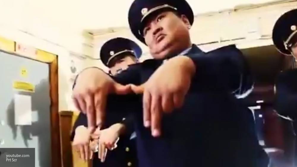 Якутские полицейские делятся жизненными историями в Twitter-аккаунте МВД