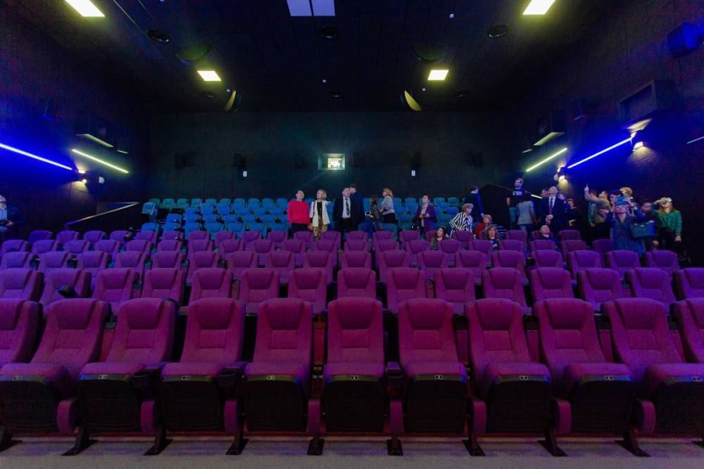 Кинотеатрам после их открытия рекомендовали рассаживать зрителей в метре друг от друга