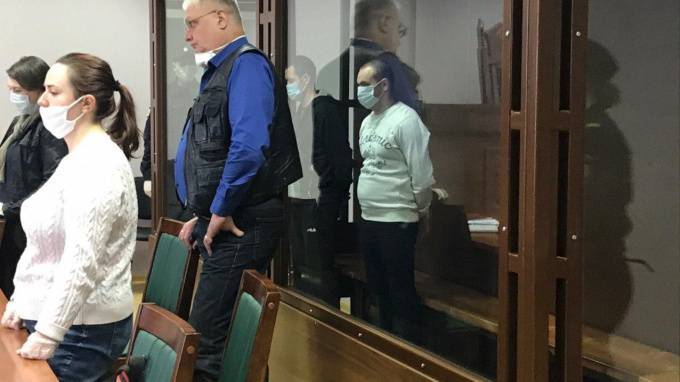 Двух петербуржцев приговорили к 18 годам лишения свободы за убийство водителя во время угона автомобиля