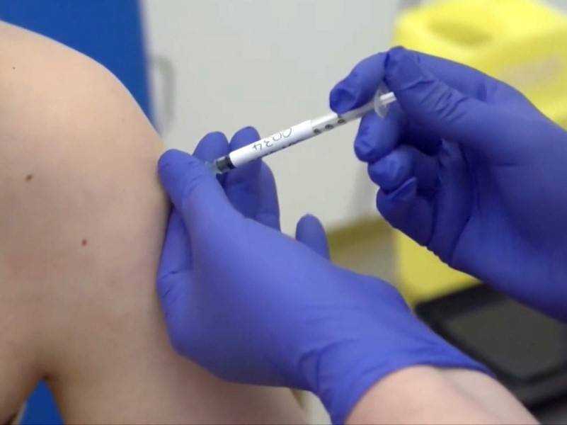 Сторонники вакцинации выступили против недопуска непривитых детей в школы