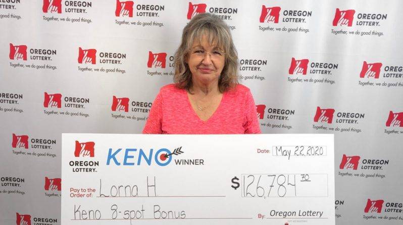 Женщина приобрела лотерейный билет на деньги от продажи масок и выиграла $126 тысяч