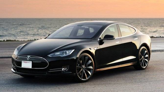 Пандемия: электромобили Tesla дешевеют из-за снижения спроса