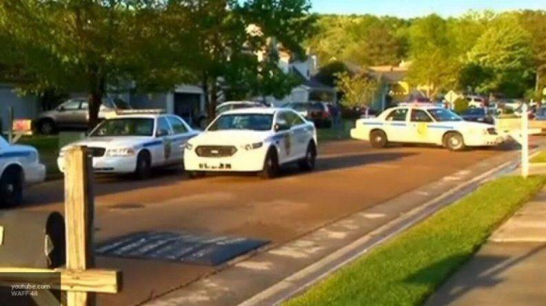 Полицейские оцепили дом обвиняемого в убийстве афроамериканца коллеги в Миннеаполисе