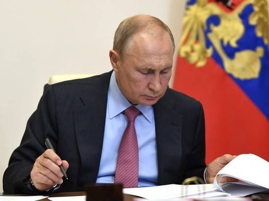 Путин поднял минимальное пособие по безработице: с 1,5 до 4,5 тыс руб