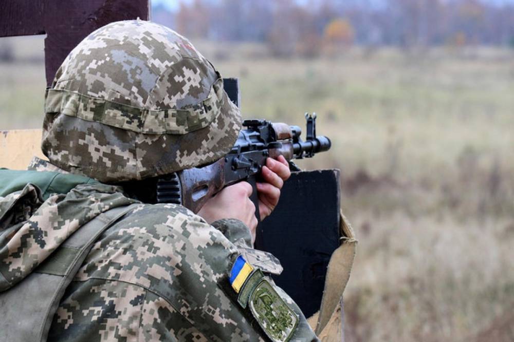 В течение дня НВФ трижды обстреляли позиции украинских военных на Донбассе