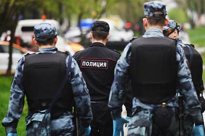 Сотрудники ФСБ поймали полицейских на захвате ящиков элитного алкоголя