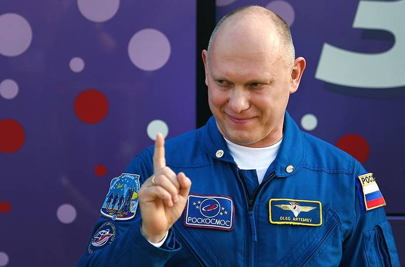 Космонавт-испытатель Олег Артемьев призвал серьезно относиться к COVID-19