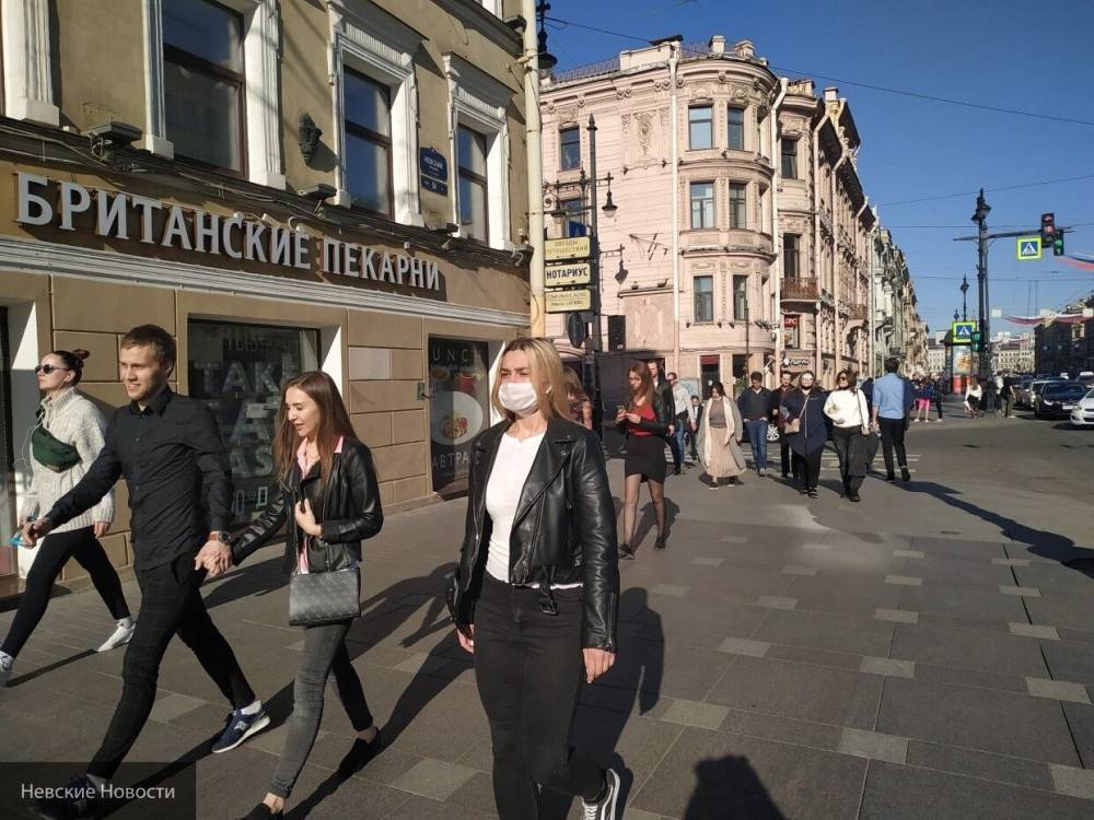 Ношение масок на улице в Петербурге станет необязательным с 1 июня