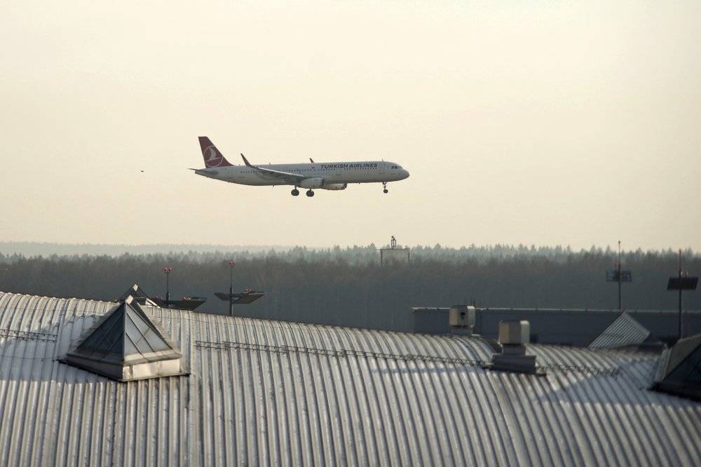 Дептранс: Средний пассажиропоток аэропортов Москвы снизился на 94 процента