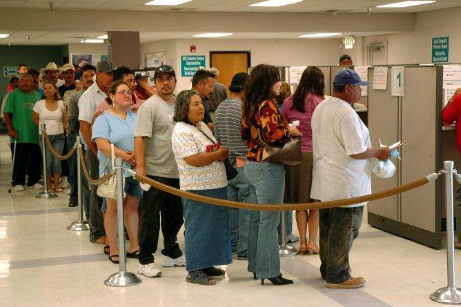 Более 40 млн американцев подали заявки по безработице с начала вспышки коронавируса