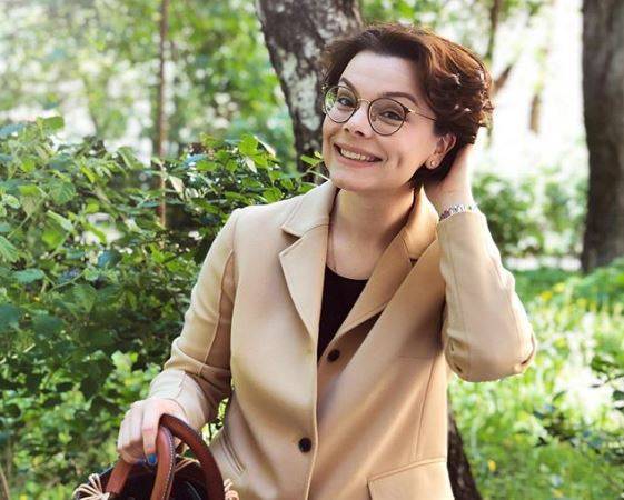 «Меня достали моралистки!»: молодая супруга Петросяна снова ответила на критику в соцсетях