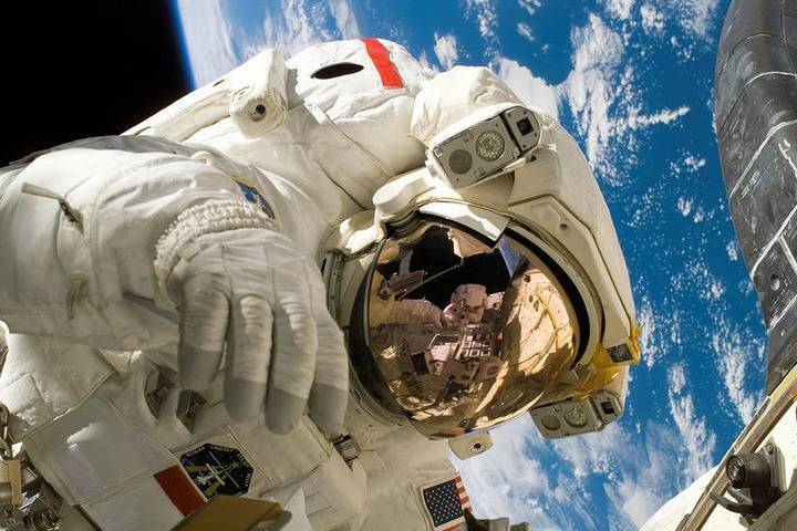 В Роскосмосе изучают предложение НАСА по окололунной станции